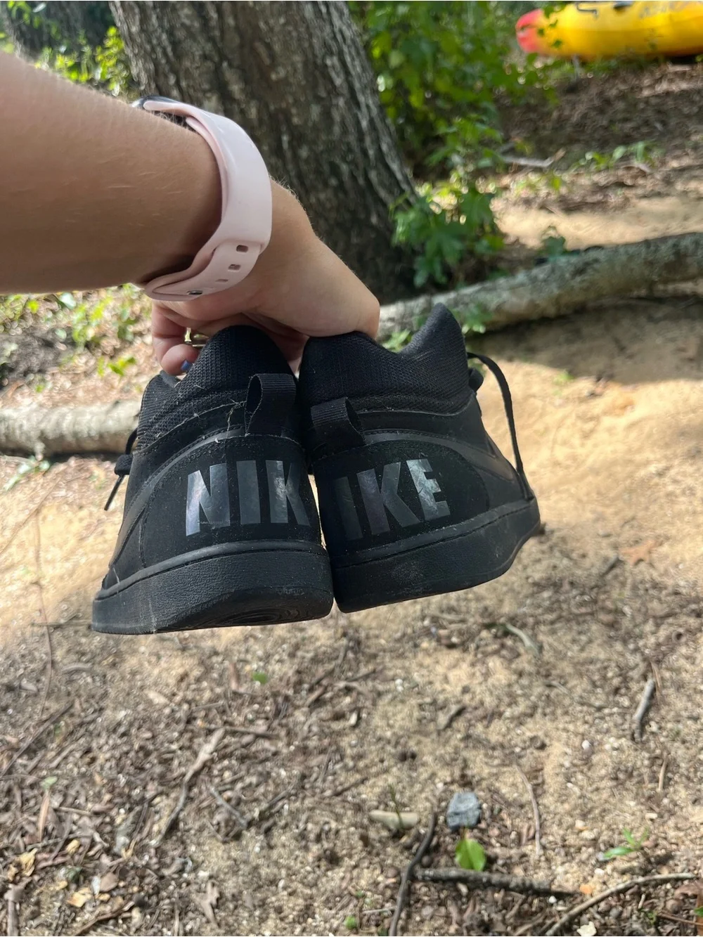 Boys Nike Court Borough Mid sneakers Size 7 Y